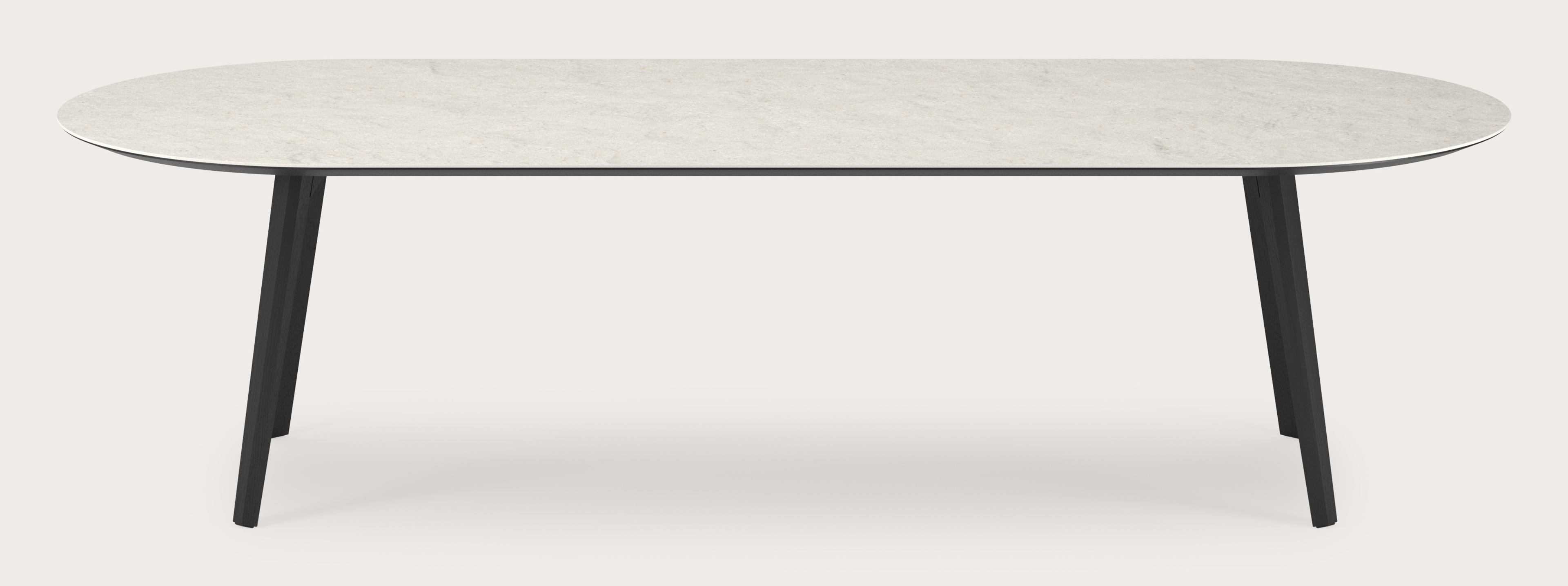 Eettafel Clino onderstel in zwarte eik met plat ovaal volkeramisch Ceramo blad in kleur Shilin 300 x 120 x 77 cm