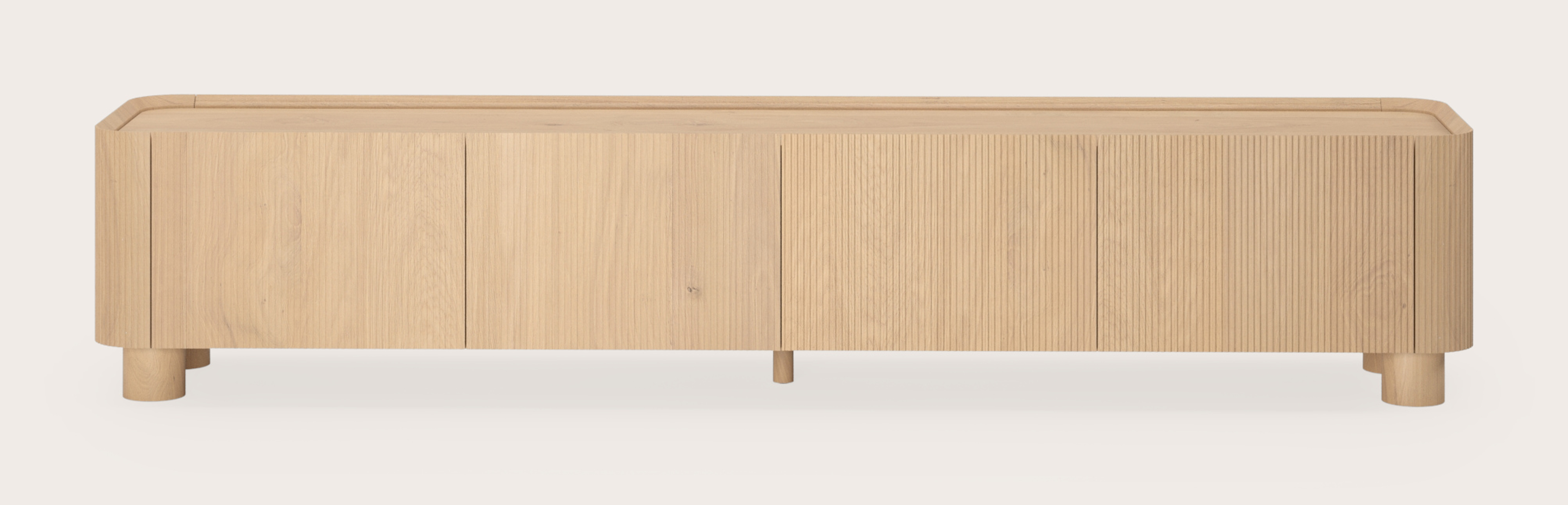 Grivato tv-meubel in natuurkleurige eik met ronde houten poten 219 x 45 cm