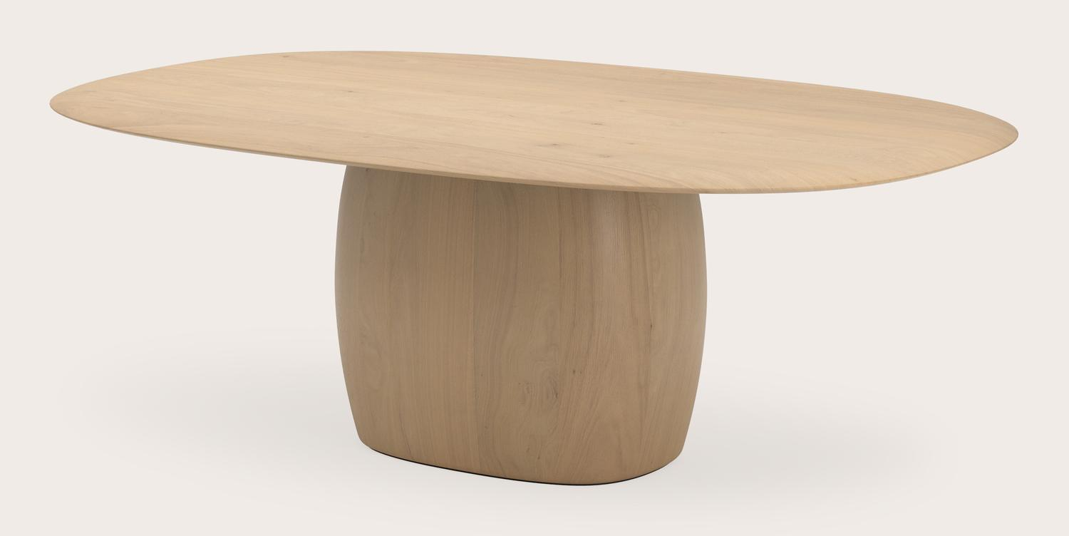Eettafel Volanto onderstel in natuurkleurige eik met stadiumvormig Volanto eettafelblad in natuurkleurige eik 220x140 cm