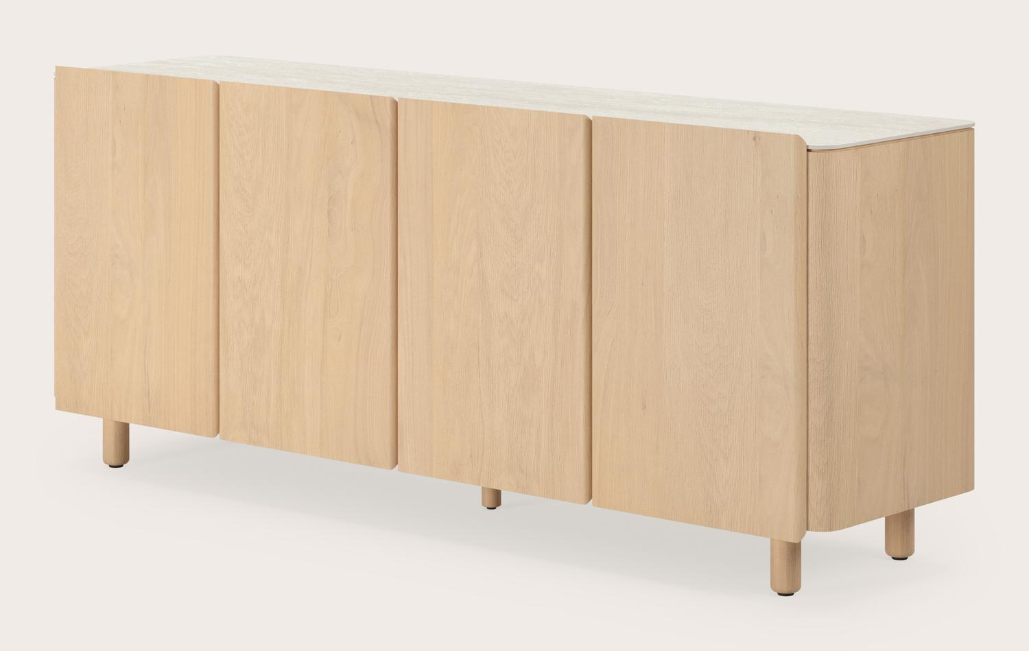Belloni dressoir in natuurkleurige eik met bovenblad in Travertin met houten poten 180x47x62cm