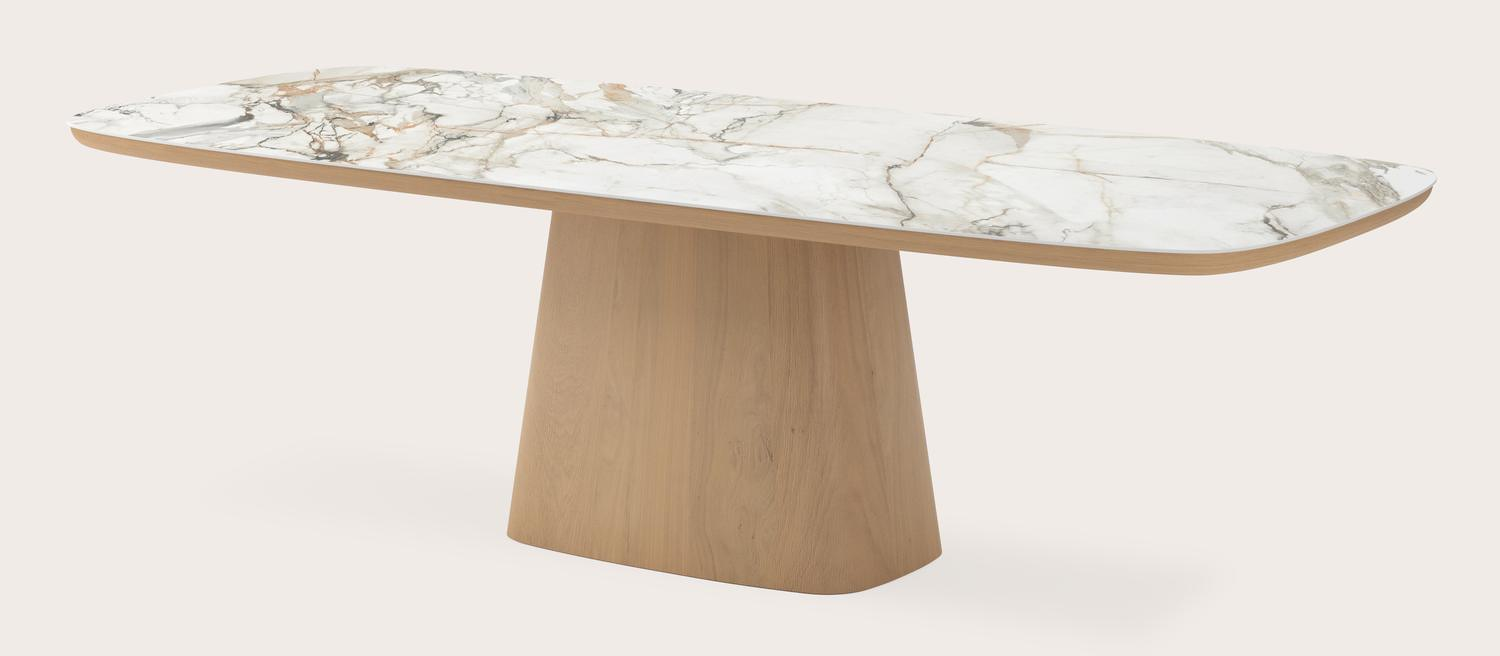 Eettafel Amato Cuadro onderstel in natuurkleurige eik met Bootvormig volkeramisch Ceramo blad in kleur Calacatta Luxe 260 x 110 x 77 cm