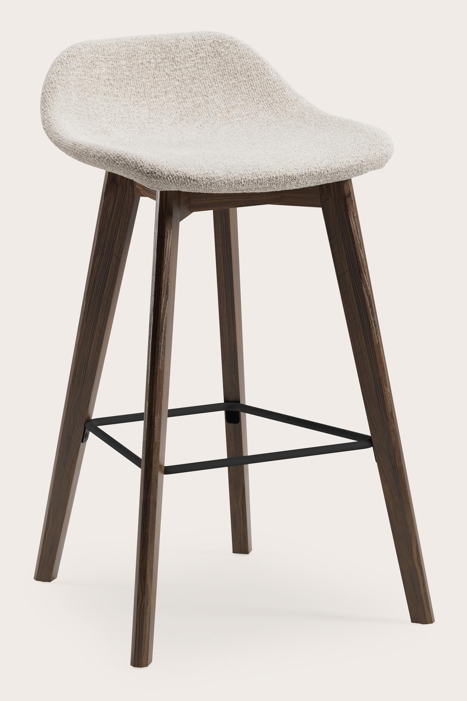 Vasco lage barstoel in walnoot met zitting in Nova stof Almond